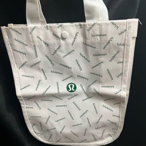 Lululemon White and Green Tote Bag